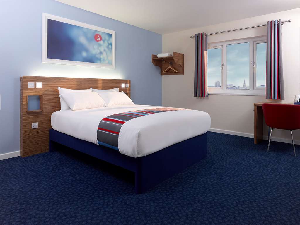 Travelodge Preston Chorley Чорли Номер фото