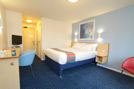 Travelodge Preston Chorley Чорли Номер фото