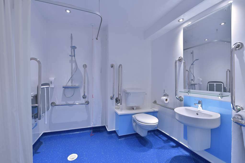 Travelodge Preston Chorley Чорли Номер фото