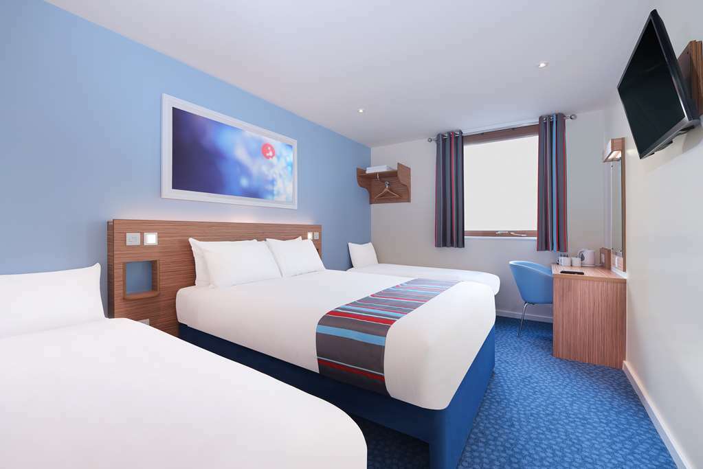 Travelodge Preston Chorley Чорли Номер фото